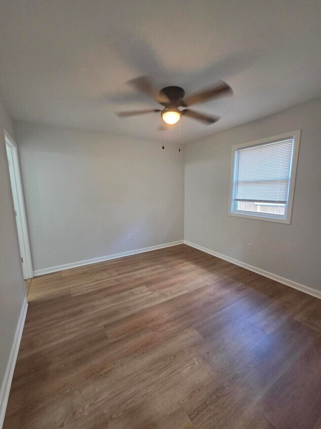 Building Photo - 1352 Canonero Dr