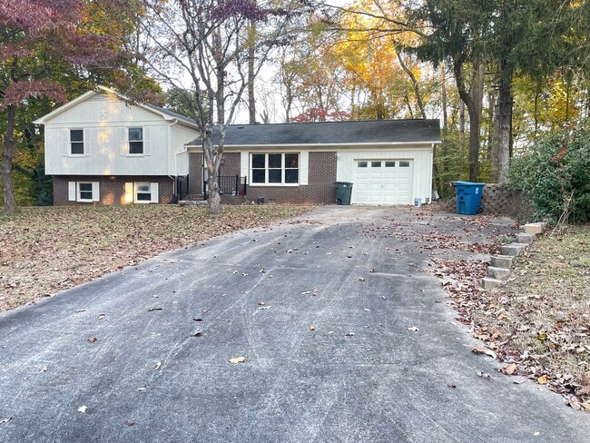 Building Photo - 112 Sycamore Rd