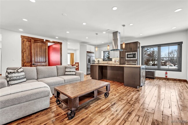 Building Photo - 4775 Boncrest Dr E