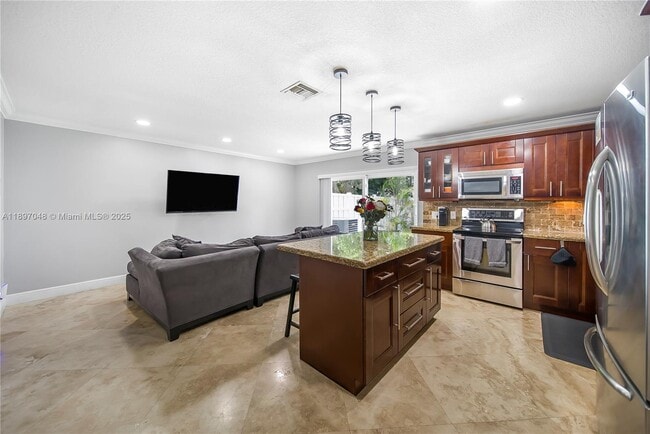Building Photo - 9536 NW 9th Ct