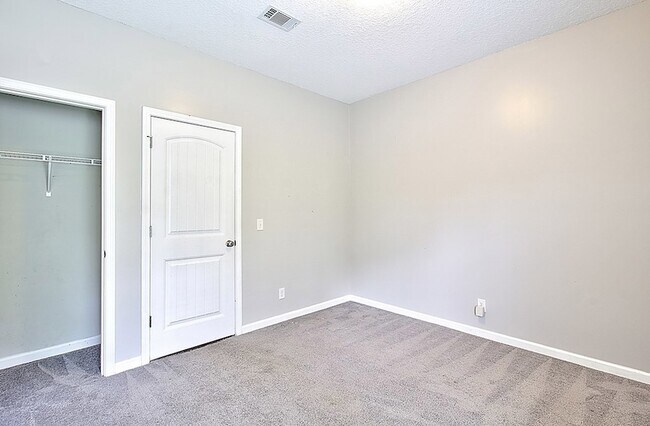 Building Photo - 1429 Evergreen Trl