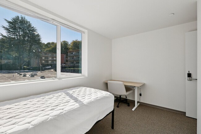 Building Photo - Brand-new 6B3B Townhouse near UW starts fr...