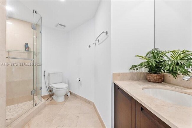 Building Photo - 200 Sunny Isles Blvd