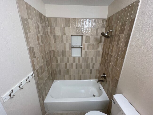 Building Photo - Fully remodeled 3 bedroom duplex for rent in Euless!