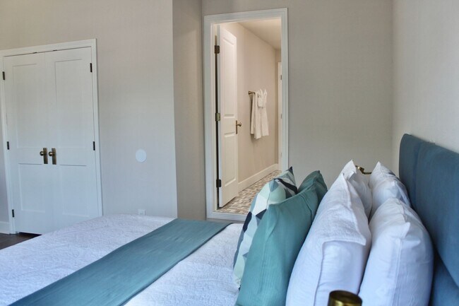 Building Photo - Rosedale