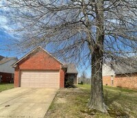 Building Photo - Kaitlyn Ridge