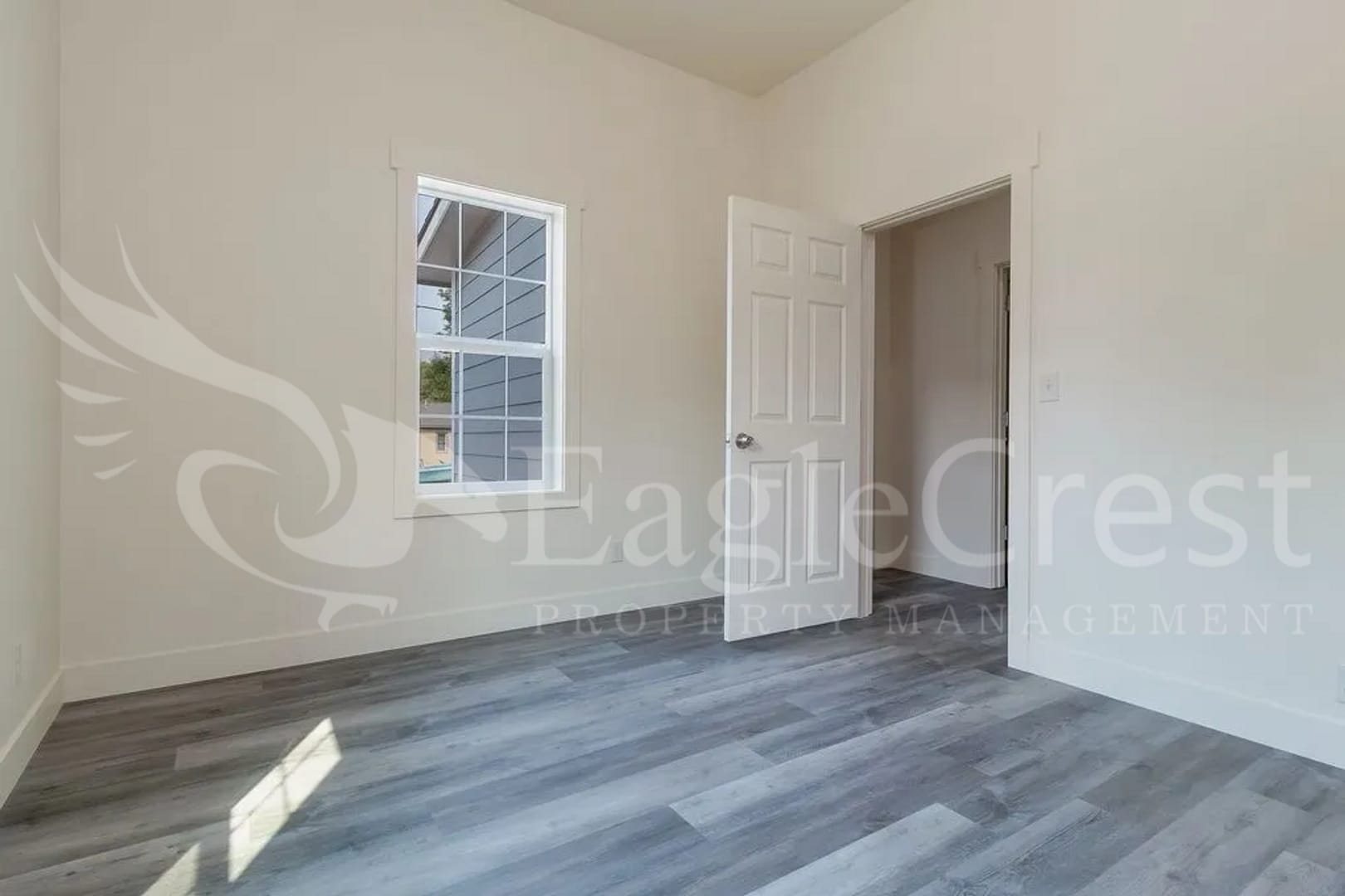 Building Photo - Remodeled Four Bedroom House Located Near Whitman College