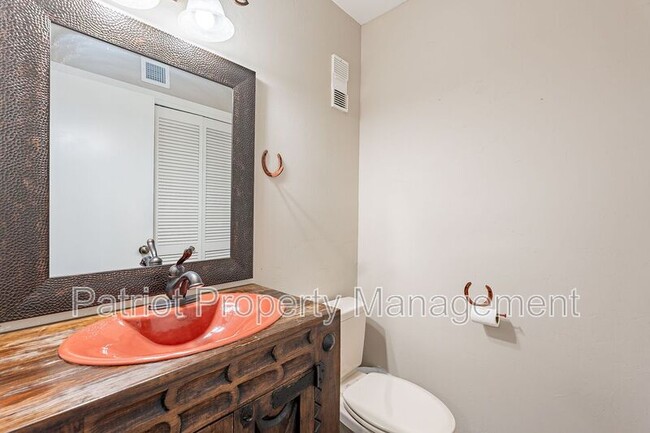 Building Photo - 5658 N 78th Way