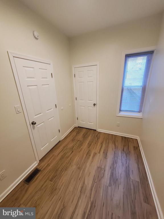 Building Photo - 604 E Indiana Ave