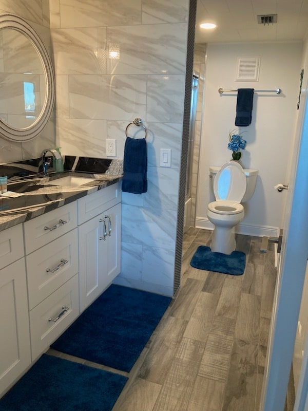 Building Photo - 5915 Sea Ranch Dr