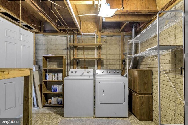 Building Photo - 7222 Lensfield Ct