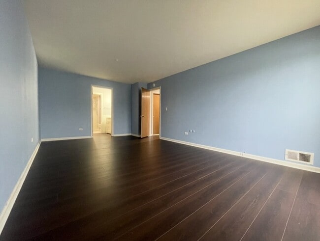 Building Photo - 5501 Carriage Way Dr