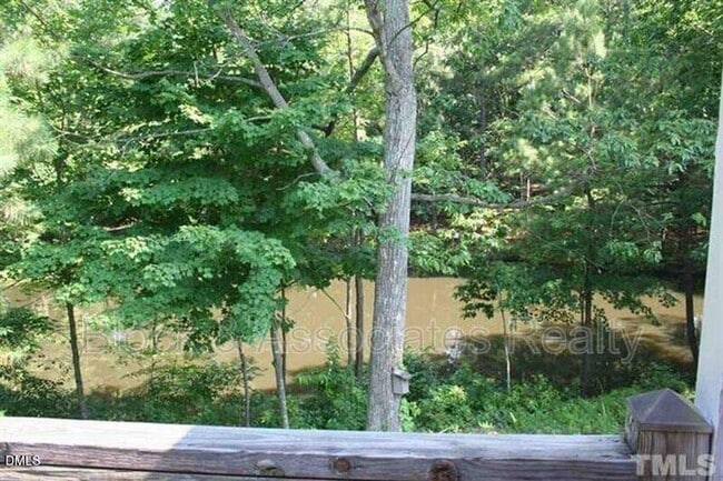 Building Photo - 124 Oak Hill Loop