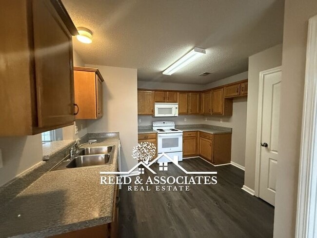 Building Photo - 3 Bedroom in Cordova!