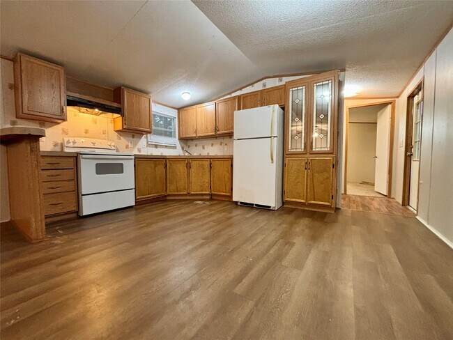 Building Photo - 13295 Pecan Tree Dr