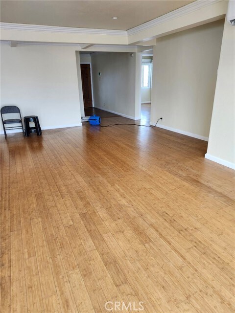 Building Photo - 628 W Floral Dr
