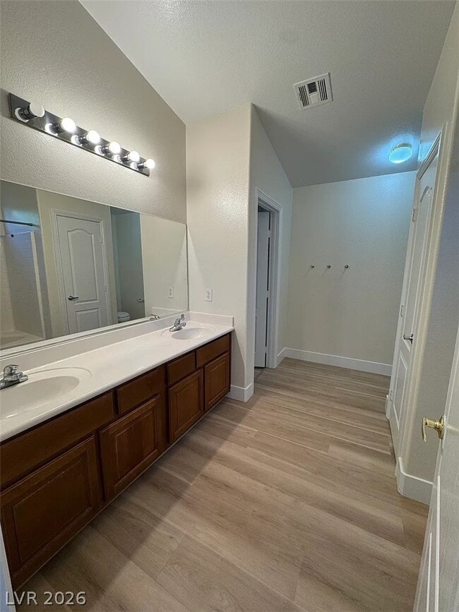 Building Photo - 9368 Pineneedle Ridge St