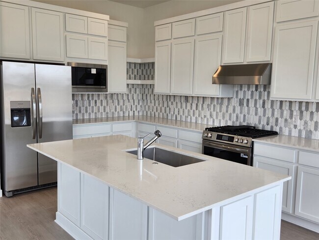 Building Photo - 5827 Linda Cv Ln