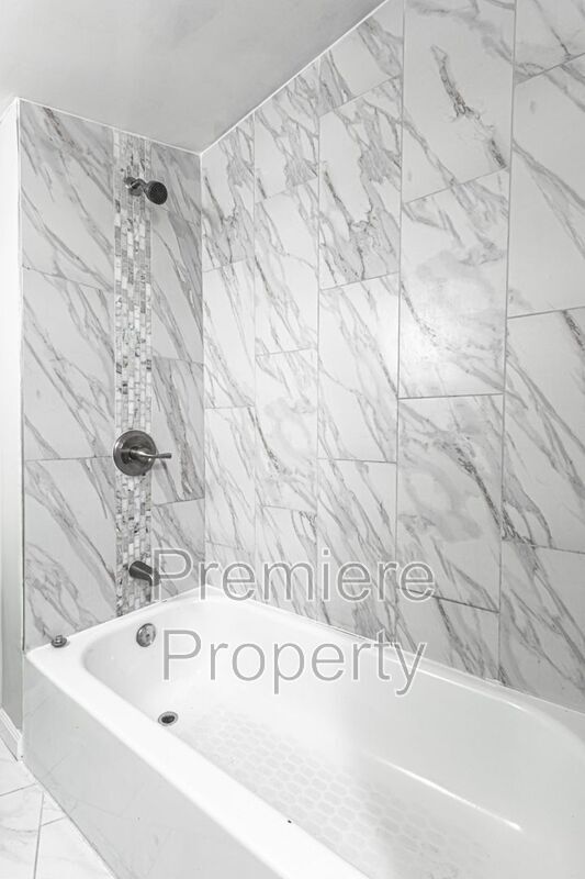 Building Photo - 11825 Roberts St