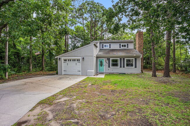 Building Photo - 1930 Lake View Cir
