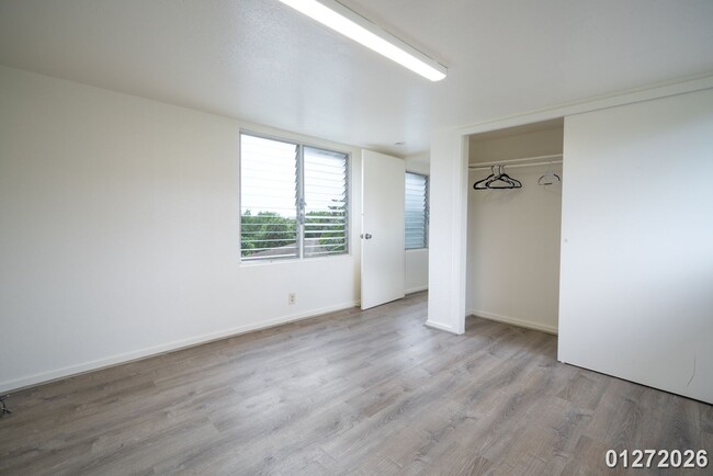 Building Photo - $2,200 /  2 Bed/ 1 Bath Spacious Duplex Centrally Located in Pearl City (Waiawa)