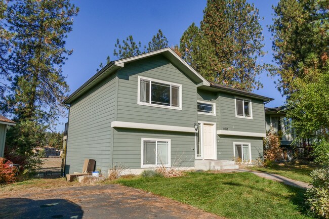 Primary Photo - 10013-10015 N Ivanhoe Rd