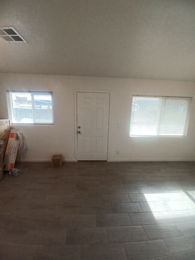 Building Photo - Madison