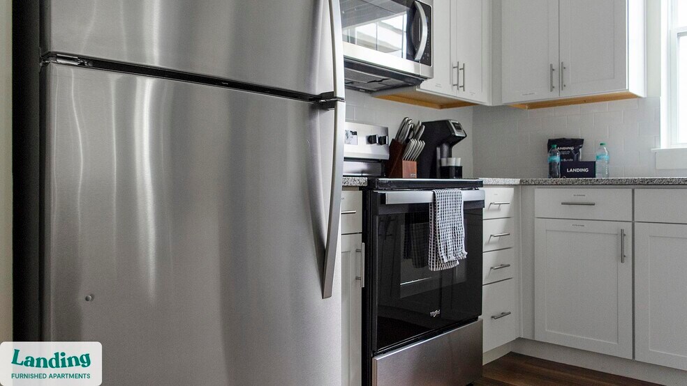 Building Photo - 901 Kelly Green Ln