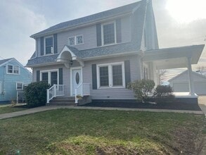 Building Photo - 257 Lovers Ln