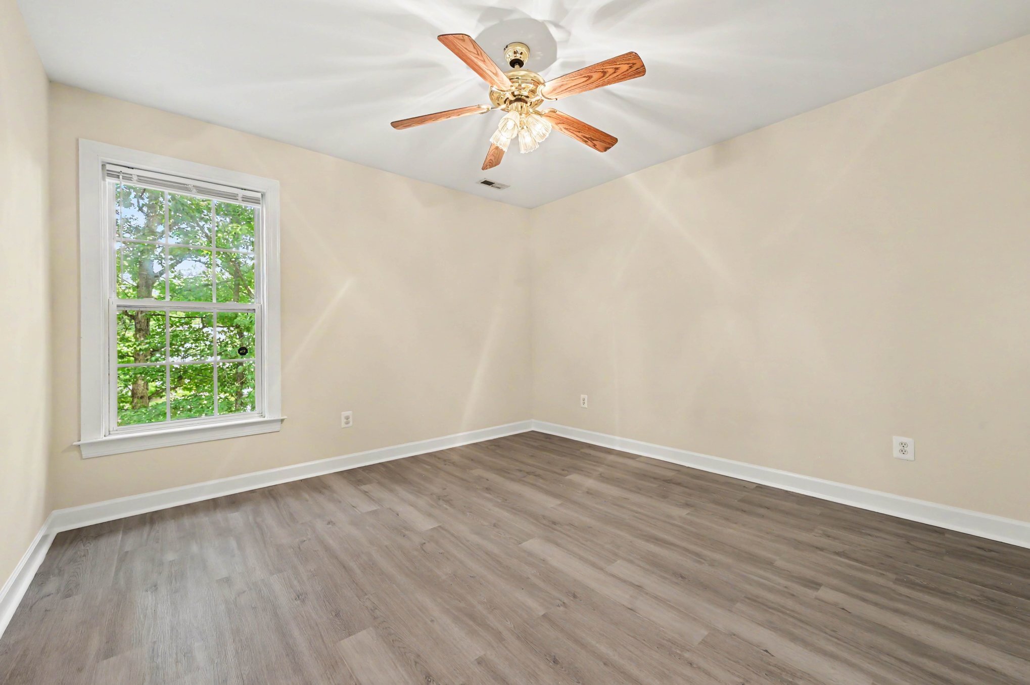Building Photo - 1203 Fairfax Woods Dr
