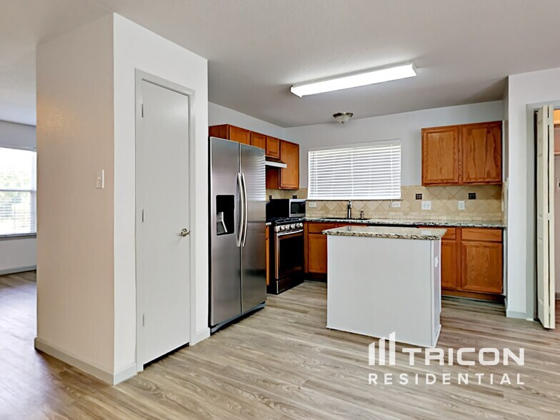 Building Photo - 20705 Patriot Park Ln