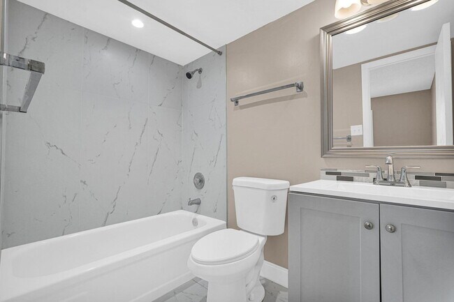 Building Photo - 3360 Spanish Moss Terrace