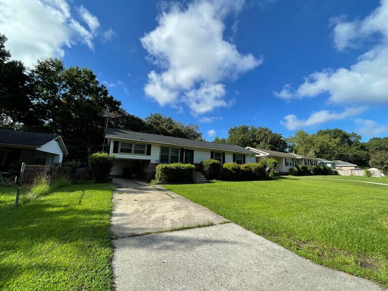 Building Photo - 2665 Orchid Ave