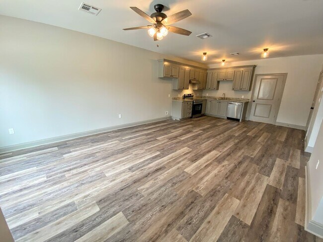 Building Photo - 2BR/2BA Duplex in Westlake – All-Inclusive Utility Option Available!