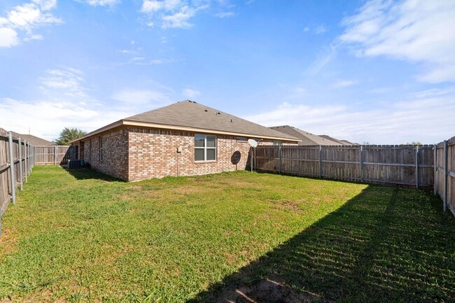 Building Photo - PM1-TEMP609 W Karey Dr