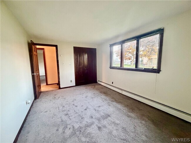 Building Photo - 94 S Prince Dr