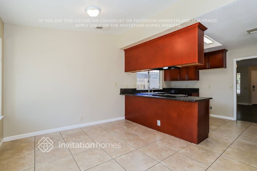 Building Photo - 1370 Tyler Dr