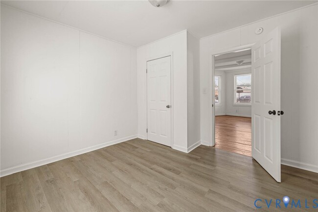 Building Photo - 107 S 9th Ave