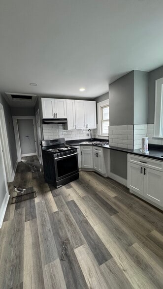Building Photo - 109 Sanford Ave