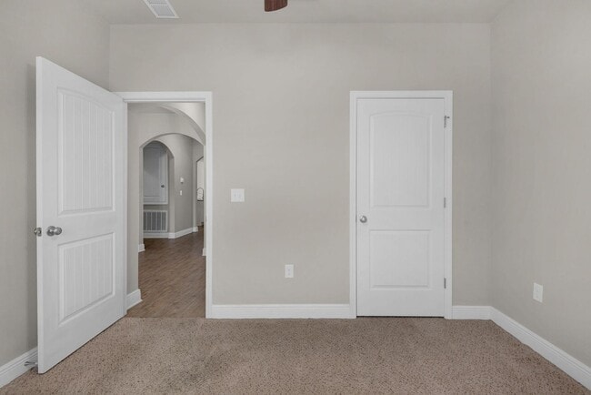 Building Photo - Beautiful home in Ashley Plantation!