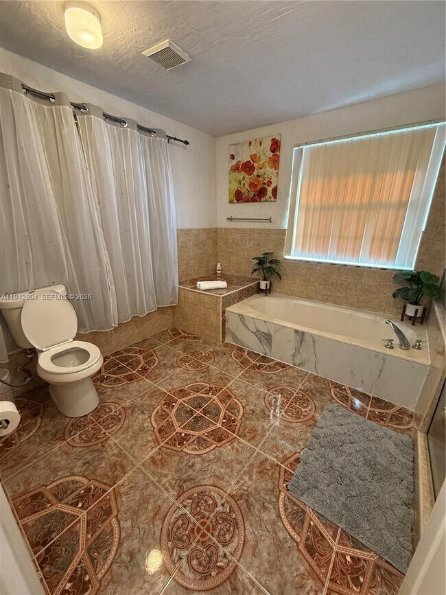 Building Photo - 1450 NW 129th Ave