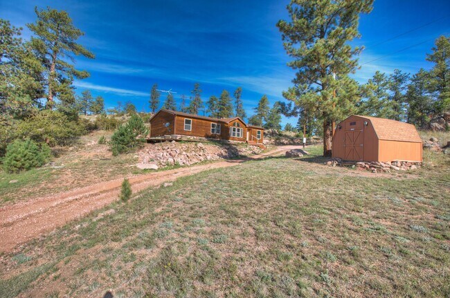 Building Photo - Wonderful Rural Home!