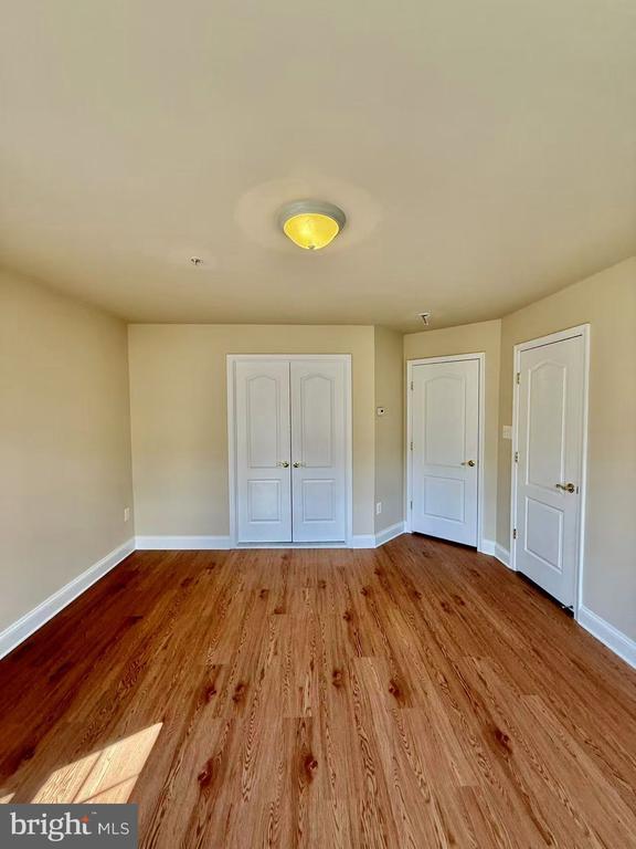 Building Photo - 11818 Regents Park Dr