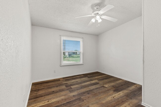 Building Photo - 4120 E Marigold St