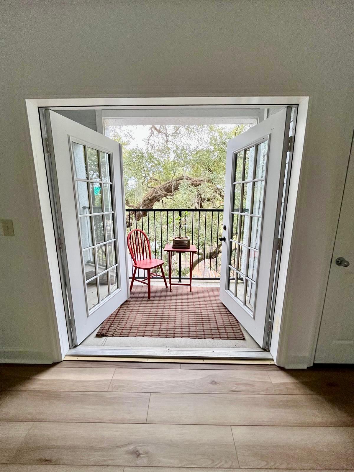 Natural light and private view balcony - 304 E South St