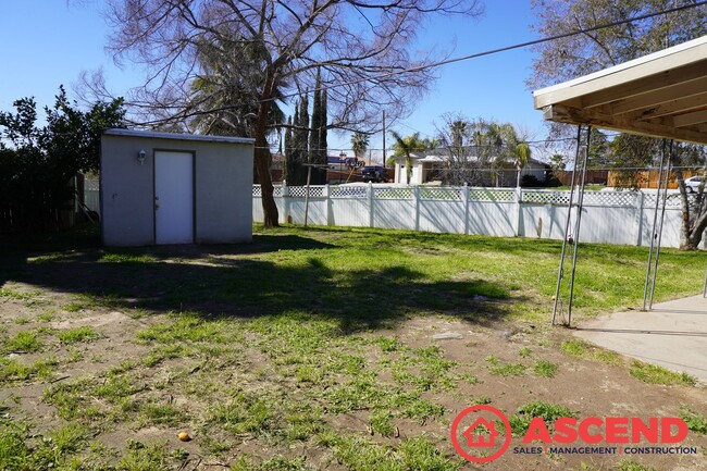 Building Photo - Cute Home on Corner Lot