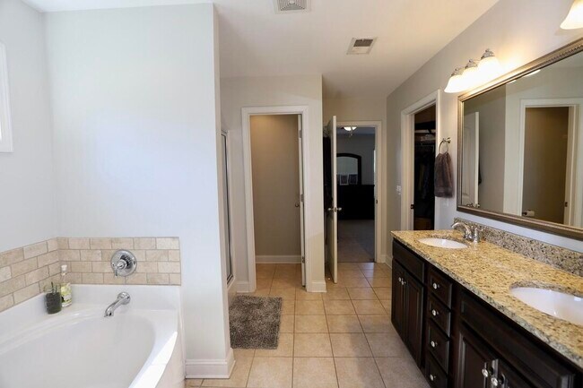 Building Photo - 545 Curlew Cir