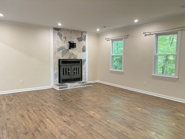 Building Photo - 3 Bedroom, 2 Bathroom House in Lewisville!