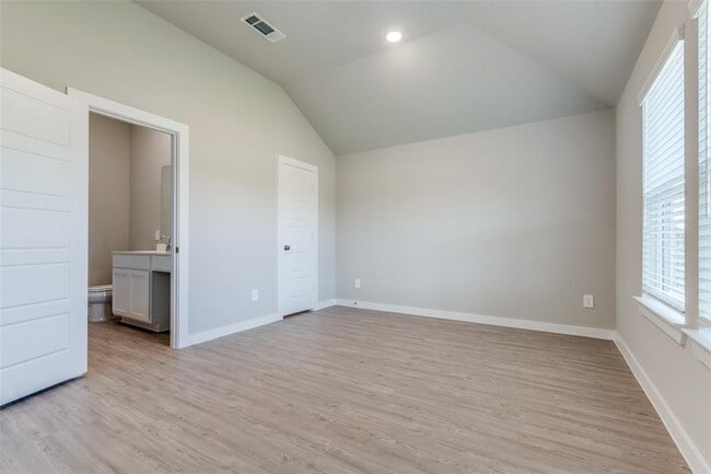 Building Photo - 925 Oak Mist Ln