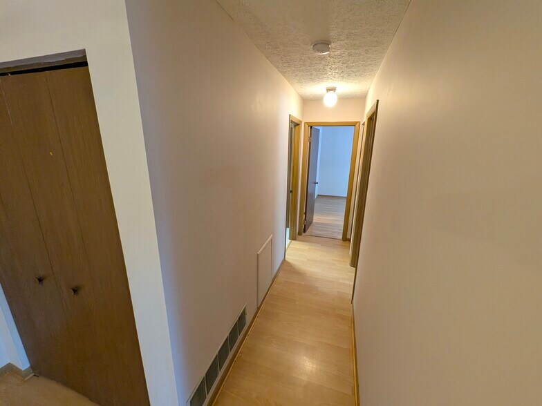 Building Photo - 2163 Hedgerow Rd